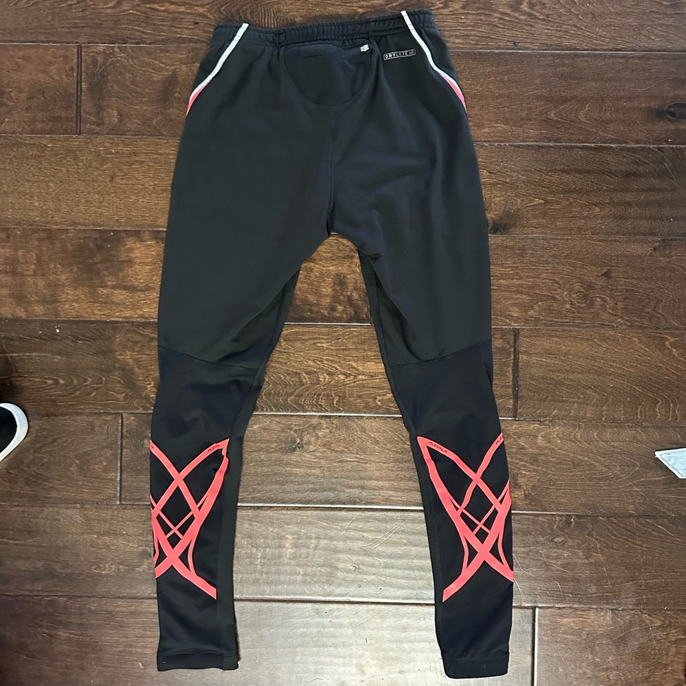 Brand new Saucony Running Leggings